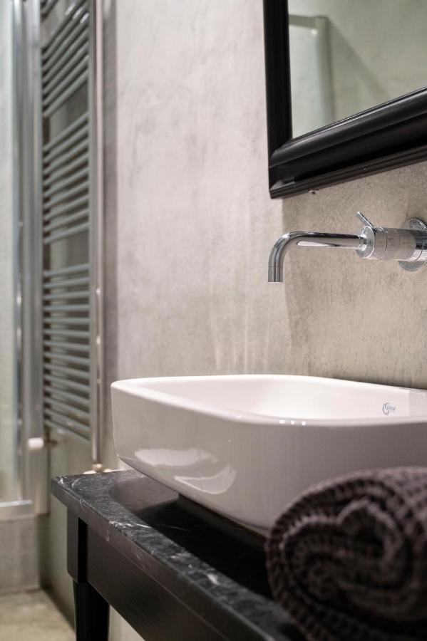 Boutique Apartment With Private Rooms And Garden Oasis Firenze Bagian luar foto