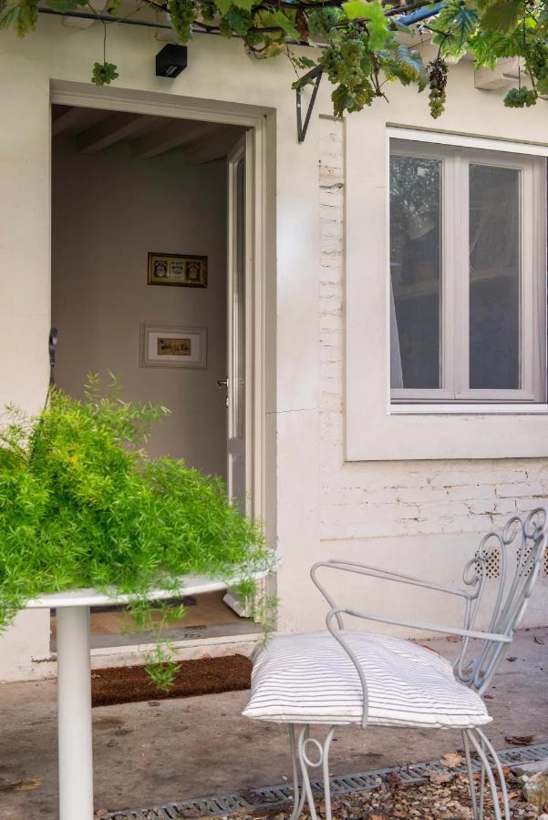Boutique Apartment With Private Rooms And Garden Oasis Firenze Bagian luar foto