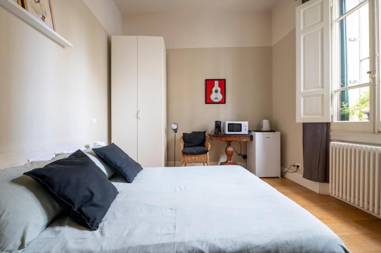 Boutique Apartment With Private Rooms And Garden Oasis Firenze Bagian luar foto